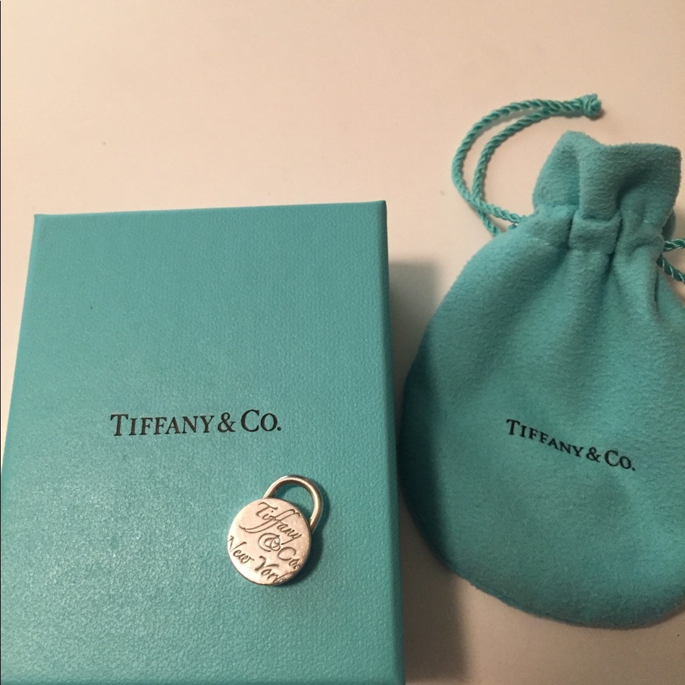 Notes of Tiffany Collection